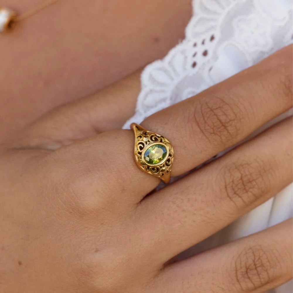 Mystic Emerald Gold Ring